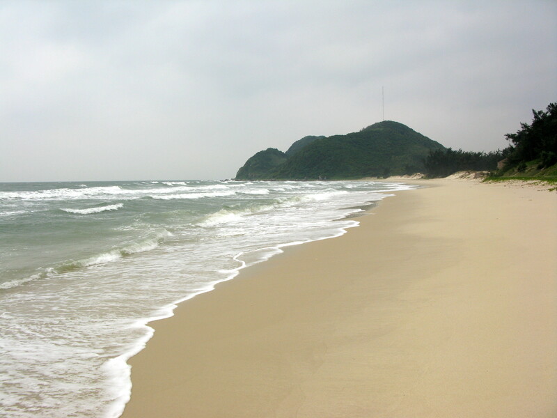 Top 8 bãi biển Vân Đồn yên bình, đẹp hút hồn bao du khách