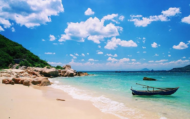 Bãi biển Long Thuỷ – Chiêm ngưỡng bức tranh thanh bình tại Phú Yên - Ảnh đại diện