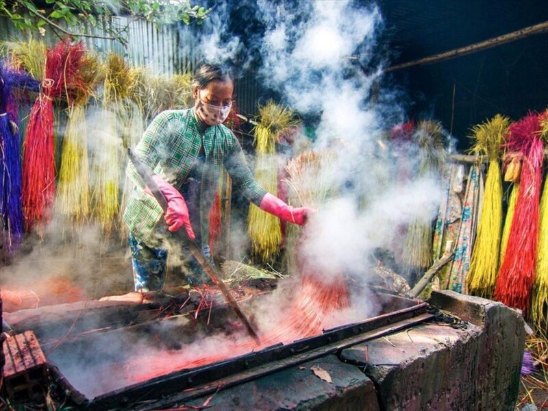 Chợ chiếu Định Yên - Niềm tự hào của làng nghề truyền thống 