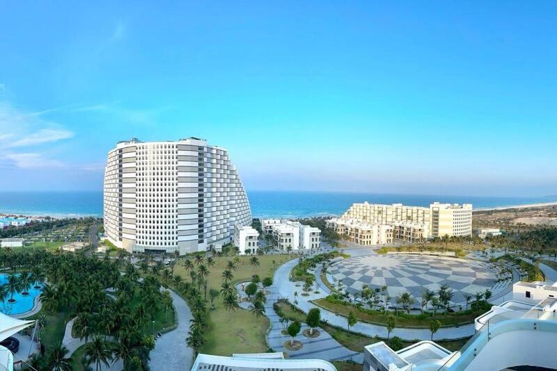 The Empyrean Cam Ranh Beach Resort: Tận hưởng kỳ nghỉ sang trọng bên bờ biển