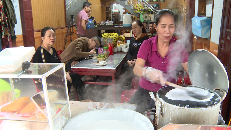 Khám phá bánh cuốn Bắc Giang: Món ngon khó cưỡng, làm say lòng thực khách