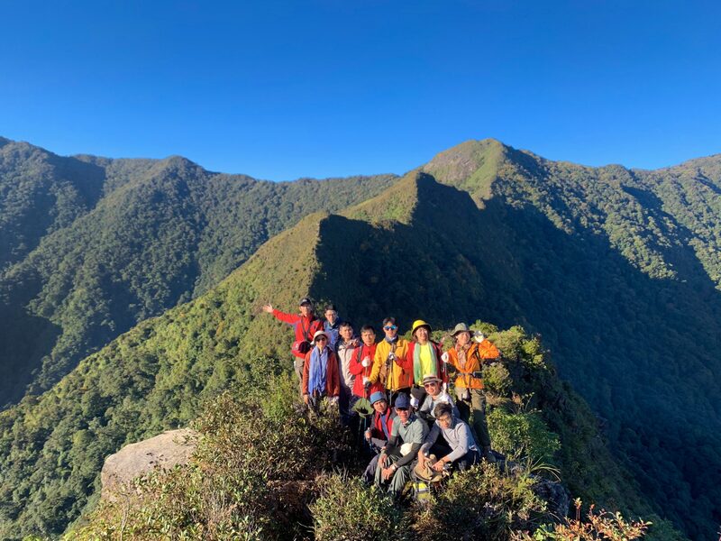 Sống Lưng Khủng Long Tà Xùa: Hành Trình Khám Phá Thiên Nhiên Hùng Vĩ