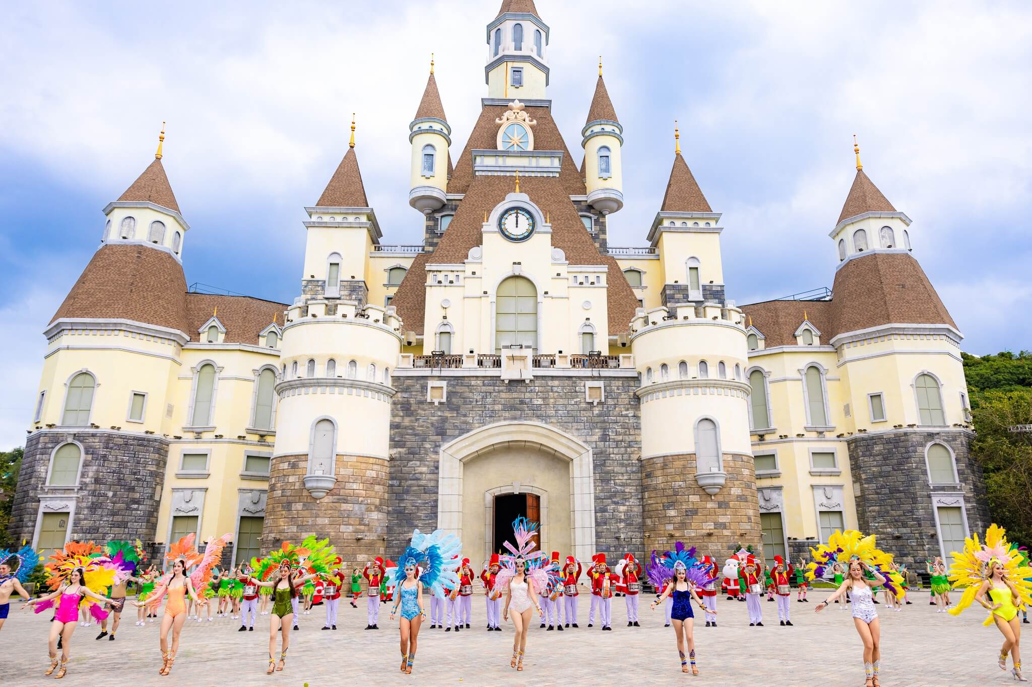 Cổng khu vui chơi Vinwonders