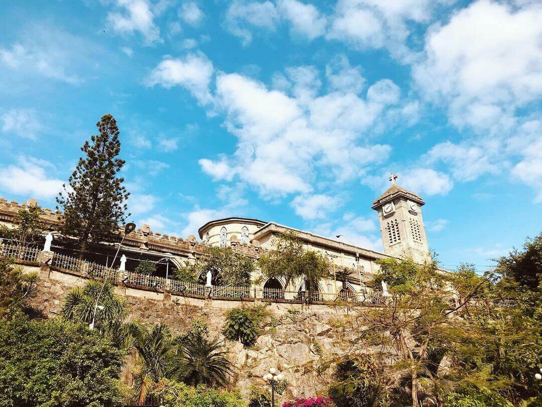 Vẻ đẹp nghiêm trang, cổ điển của nhà thờ Núi