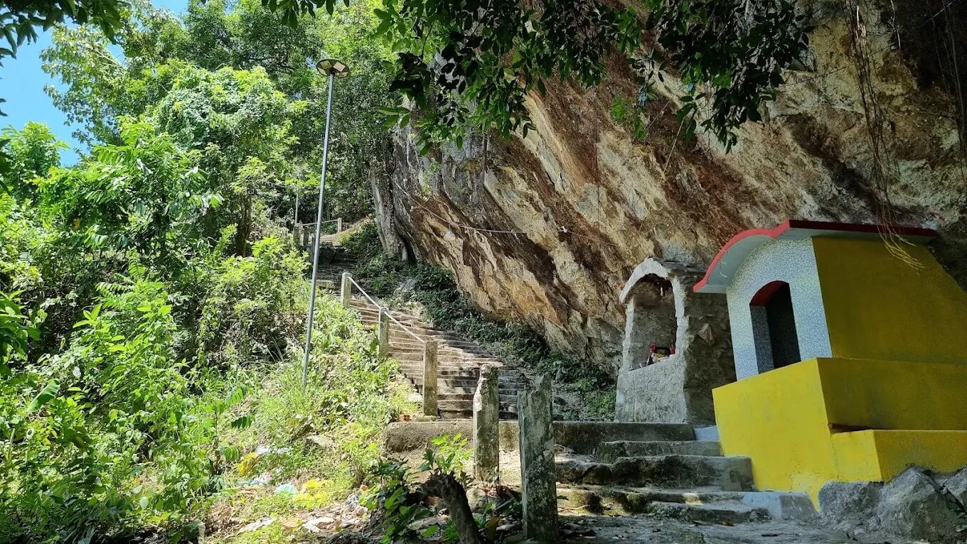 Chùa Suối Đổ Nha Trang – Hành trình chiêm bái giữa non nước linh thiêng 15 Truyền thuyết động MaHa gắn với sự tích cây kỳ nam