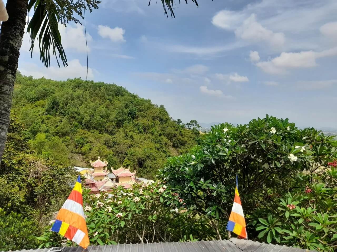 Chùa Suối Đổ Nha Trang – Hành trình chiêm bái giữa non nước linh thiêng 19 Mùa khô là thời điểm lý tưởng để ghé chùa Suối Đổ