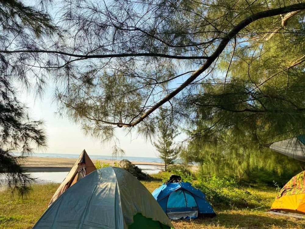 Camping cùng nhóm bạn khi ghé Đầm Môn