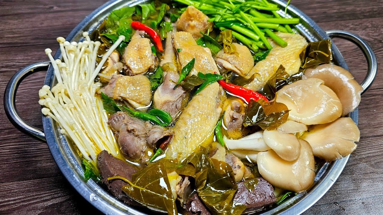 Canh gà lá giang với hương vị độc đáo 