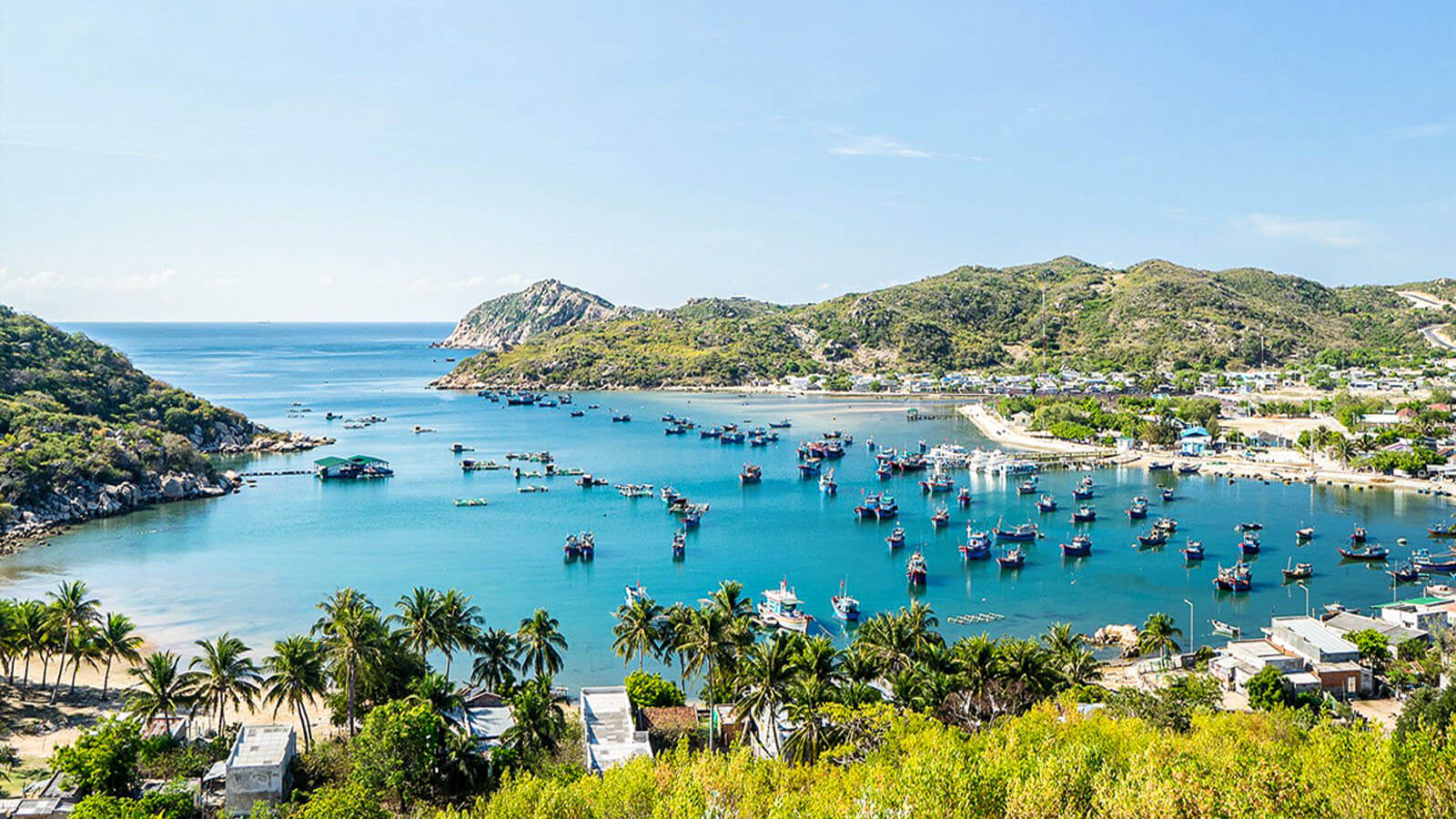 Làng chài ven bãi Chà Là