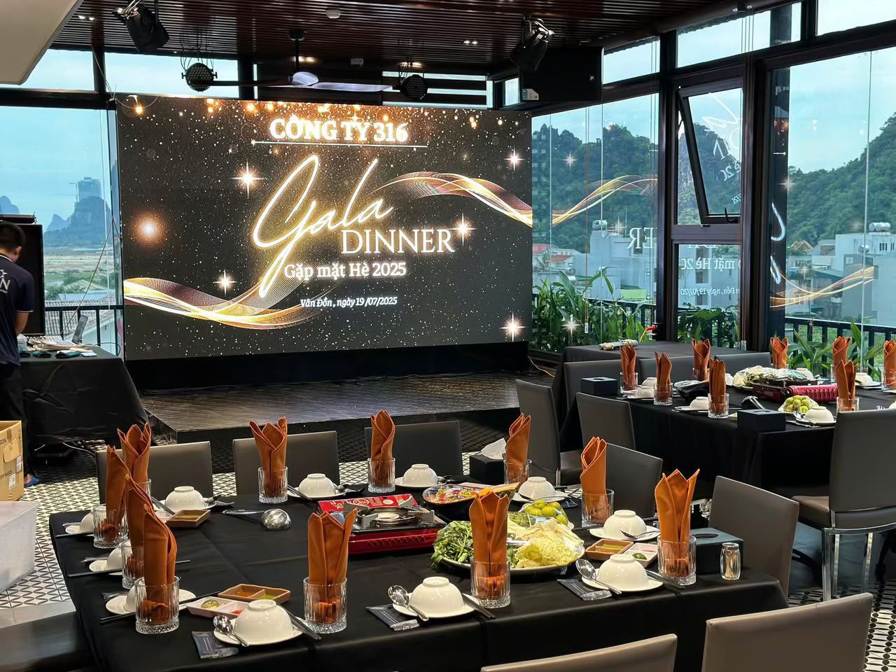 Top 9 Địa điểm tổ chức Gala Dinner tại Vân Đồn uy tín nhất 11 dia-diem-to-chuc-su-kien-tai-van-don 10