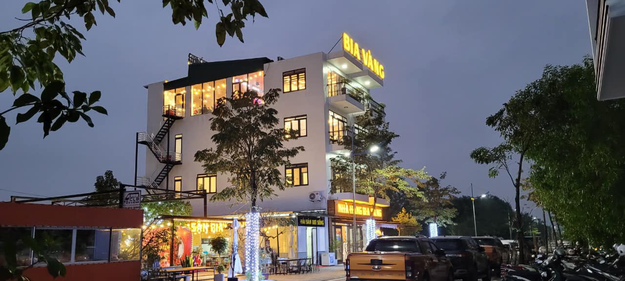 nha hang to chuc su kien gan khu du lich phuong dong van don 15